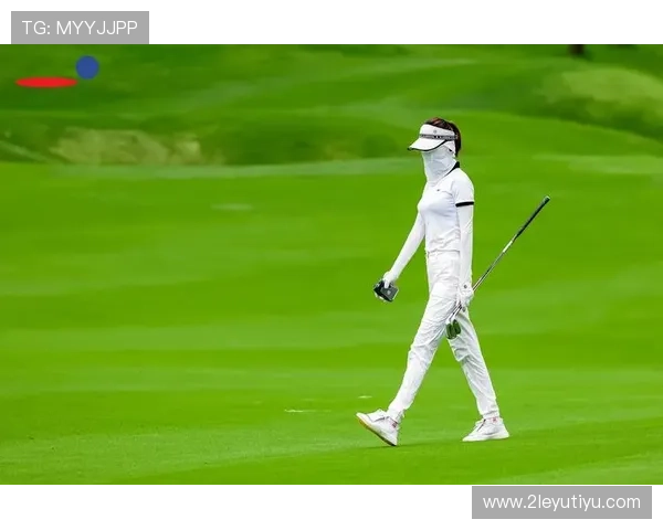 体验高尔夫趣味比赛的乐趣与挑战，尽享挥杆时光